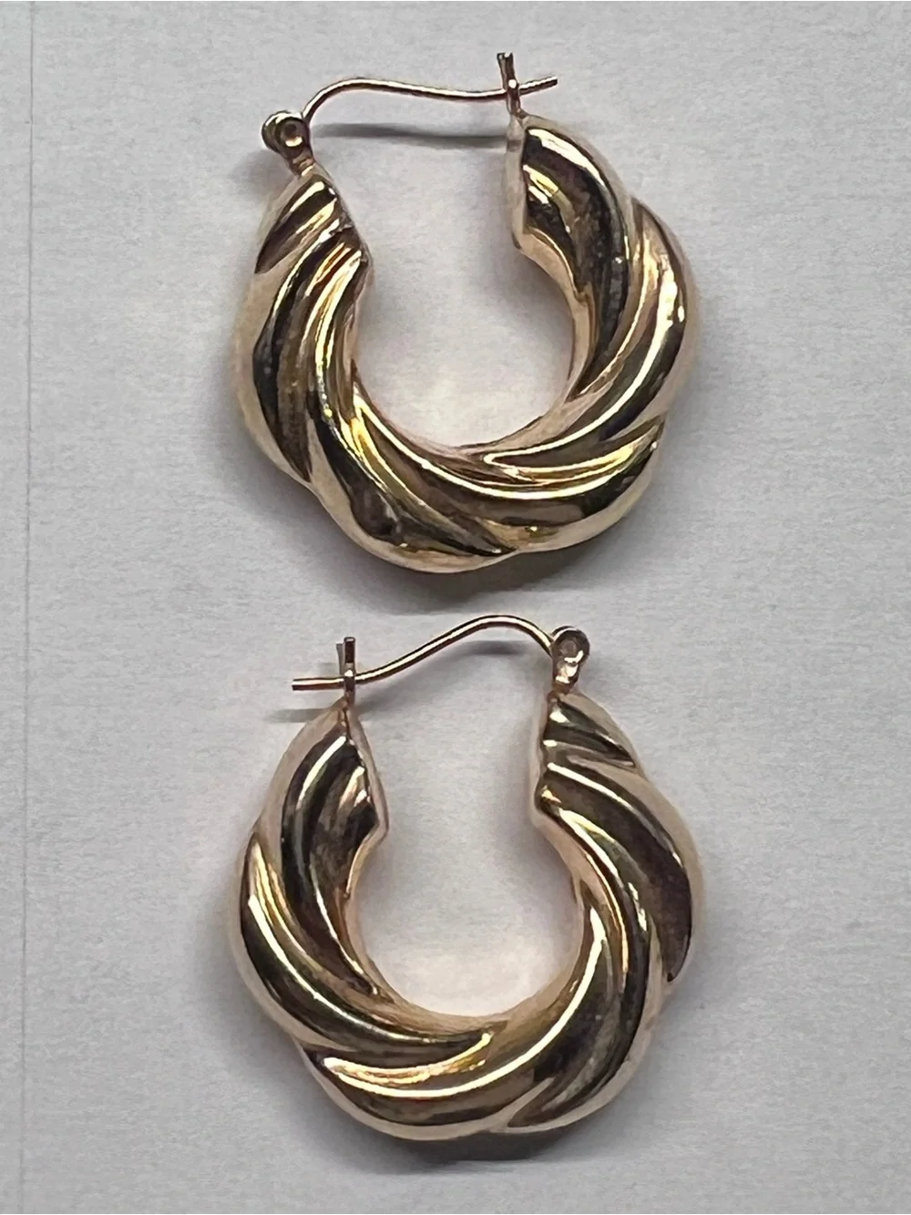 14k Gold 4.2g Rope Twist puffy hollow Thick Hoop earrings vintage 80s